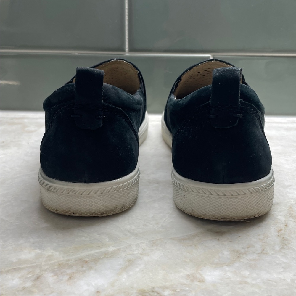Earth Midnight Black Suede Perforated Slip-Ons. Size 7. - Picture 4 of 6